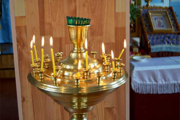 Кандило со свечами - церковный подсвечник фото