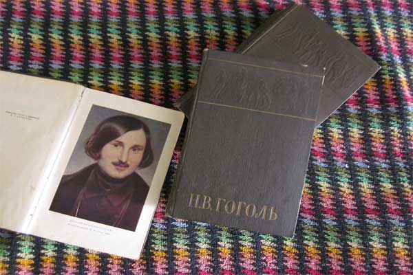 книги Гоголя, фото писателя
