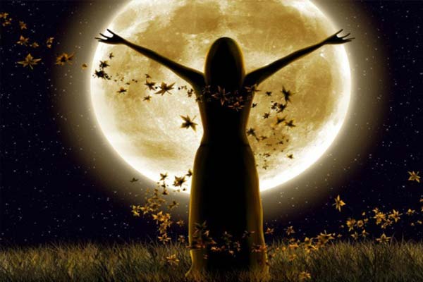 мистика - женщина и полная Луна