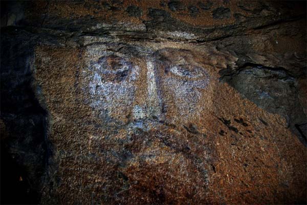 Лик Христа - наскальная фреска
