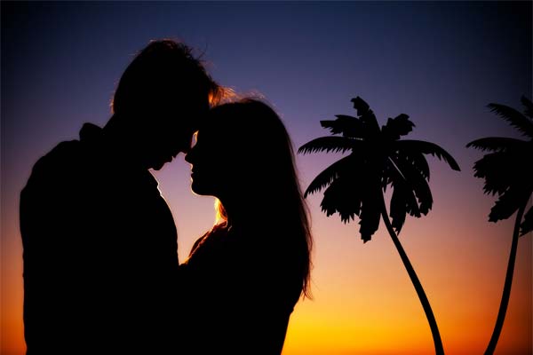 влюбленная пара и пальмы, романтика