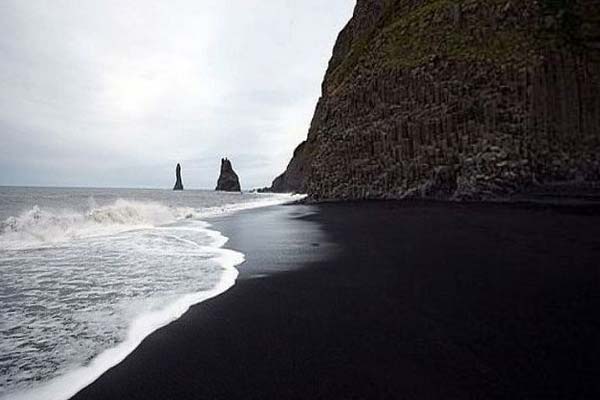 пляж Вик в Исландии фото