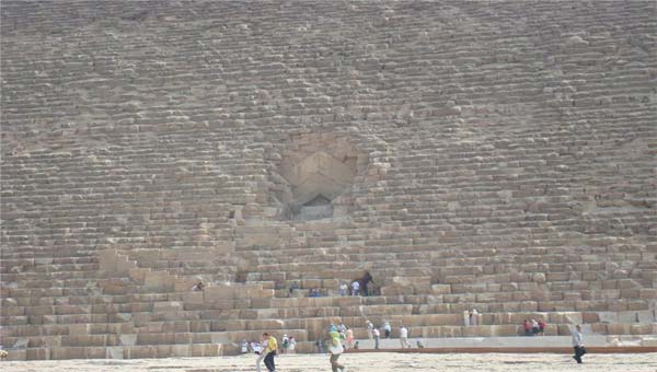 вход в пирамиду Хеопса