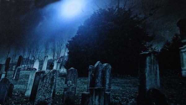 кладбище ночью