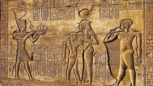 настенные фрески в египетском храме