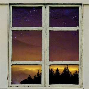 ночь за окном