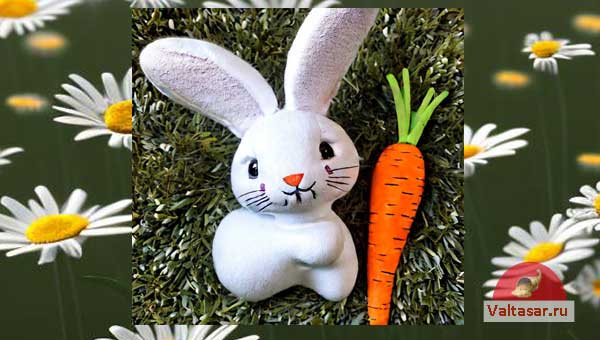 плюшевый заяц с морковкой