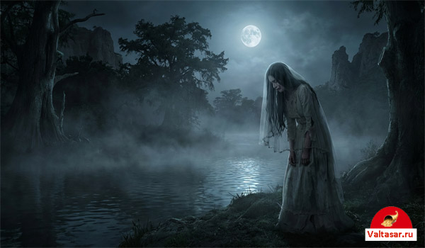 женщина призрак на берегу